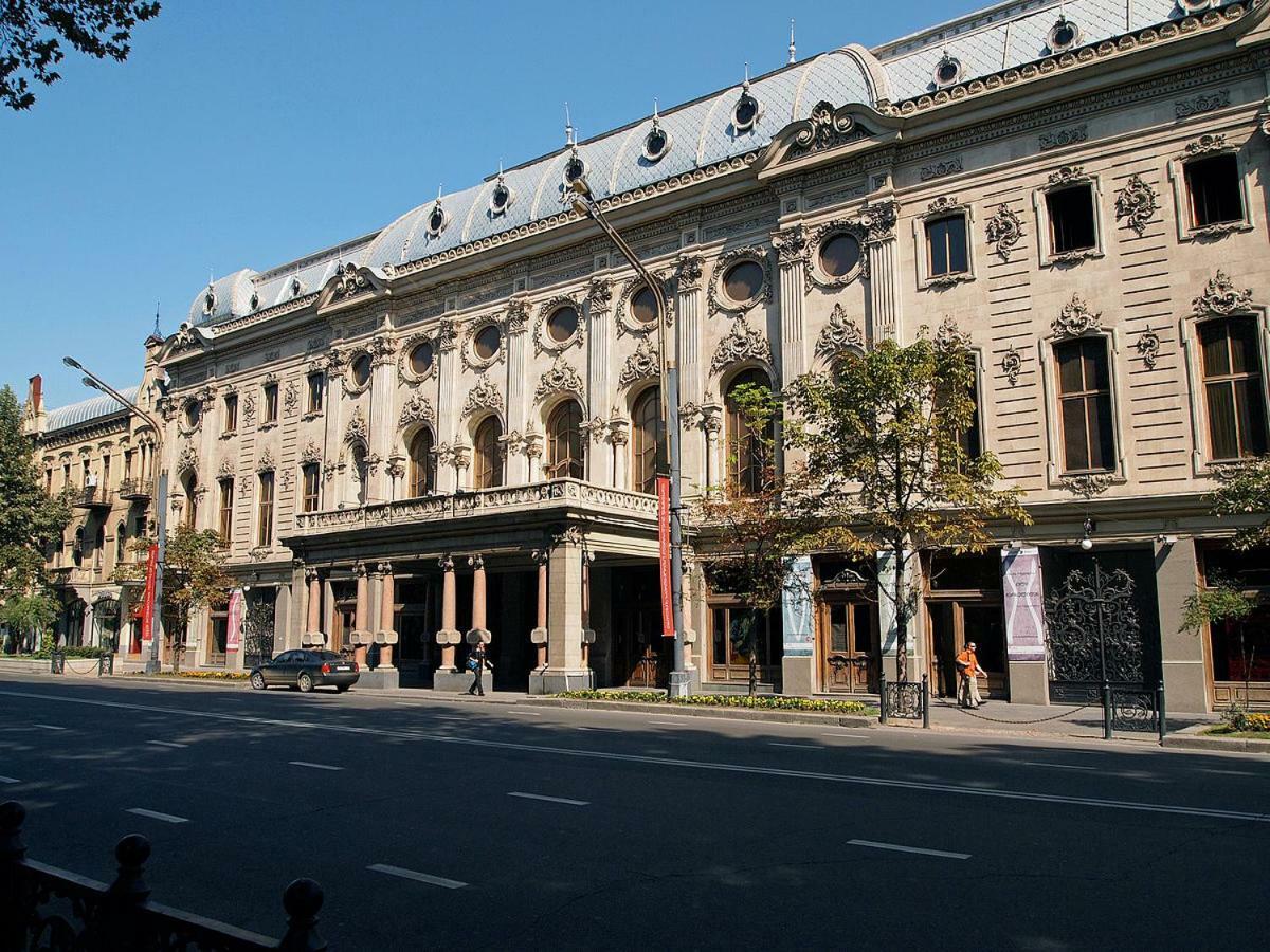 Parliament On Rustaveli Studio Tbilisi Eksteriør bilde